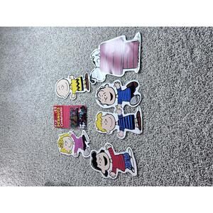 Vintage Peanuts Cartoon Character Cutouts with Confetti Kit